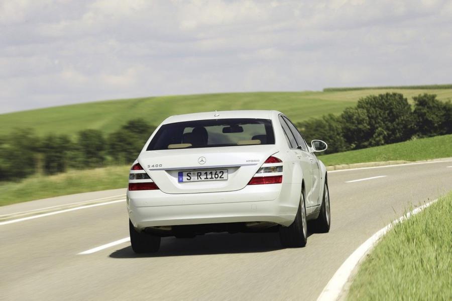  Mercedes-Benz S400 BlueHYBRID 2008 года  (фото 8 из 35)